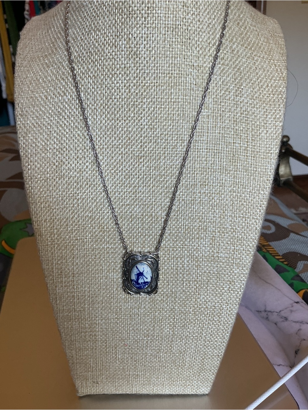Sarah Coventry Silver Tone Delft Ceramic Windmill Pendant Necklace